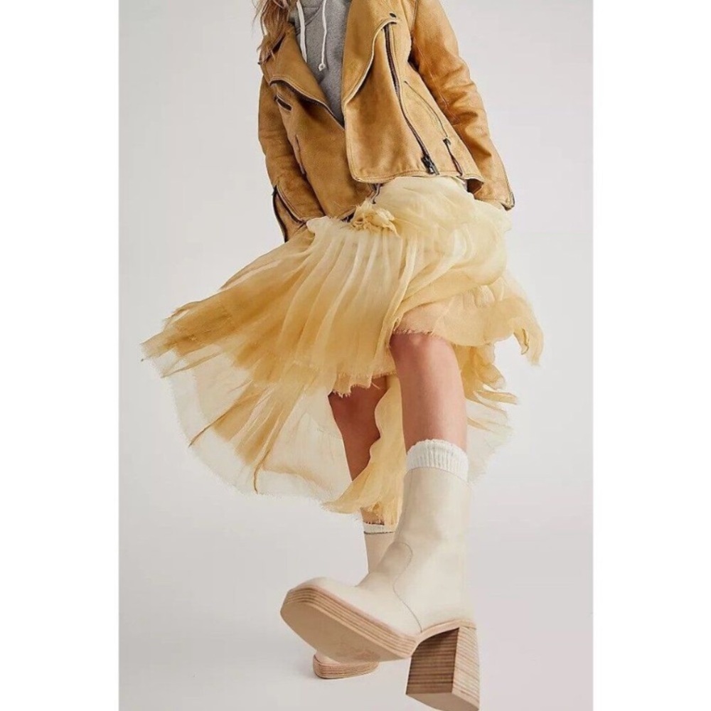 NEW FREE PEOPLE Ruby Platform Boots In Bone